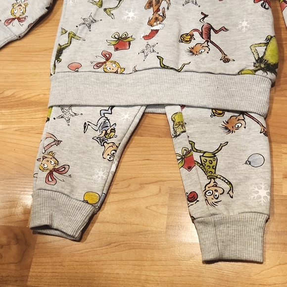 Grinch fleece set - Picture 8 of 8